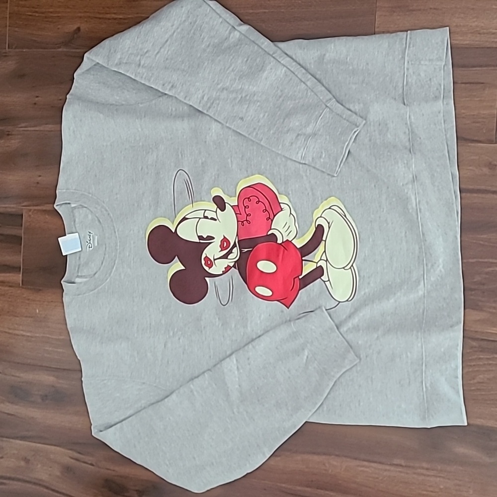 Mickey Mouse Valentine sweatshirt, size XL